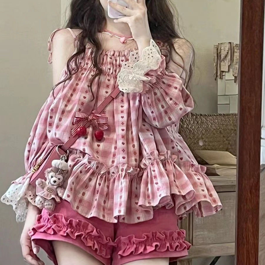 ชุดเสื้อสายเดี่ยว และกางเกงขาสั้น ลายตารางหมากรุก แต่งลูกไม้ แฟชั่นฤดูร้อน สําหรับผู้หญิง สองชิ้น
