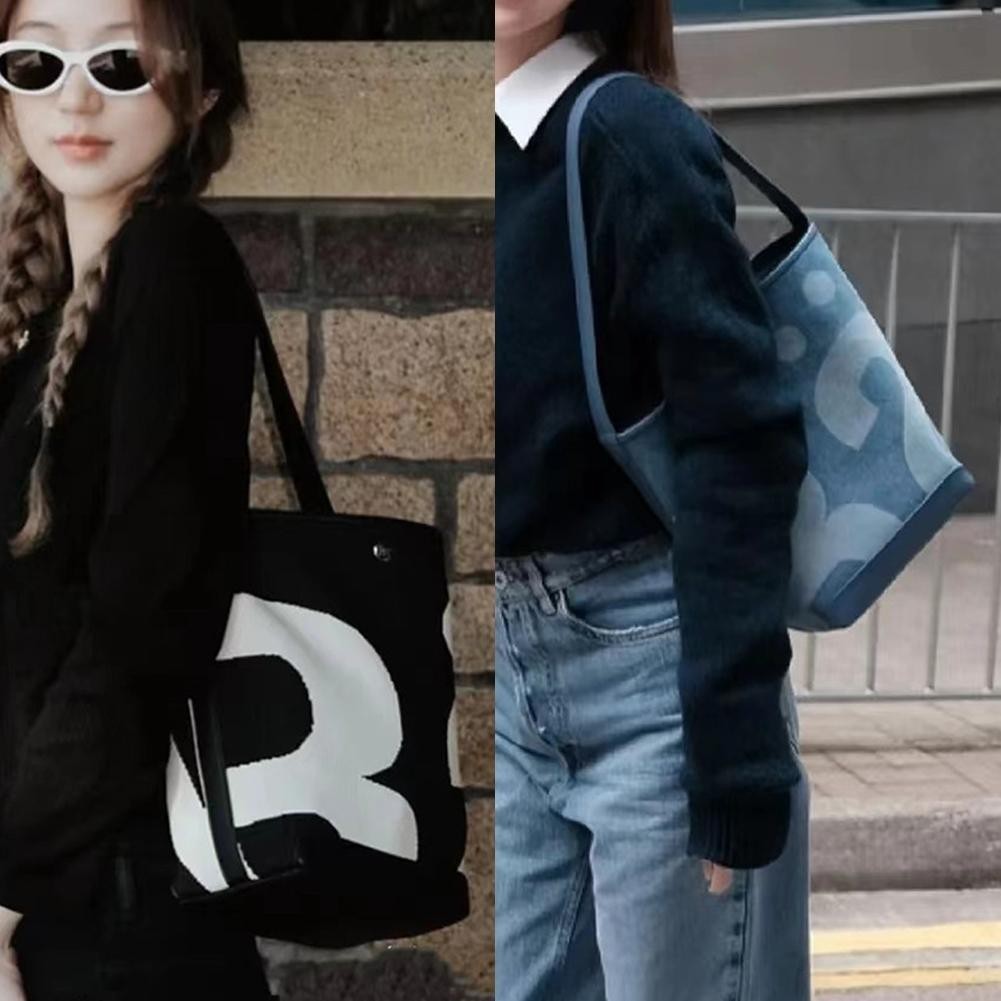 กระเป๋าทรงถัง ซอก แบรนด์อินเทรนด์แฟชั่นกระเป๋าสะพายไหล่ผู้หญิงความจุขนาดใหญ่เรียบง่าย สิริ กระเป๋า