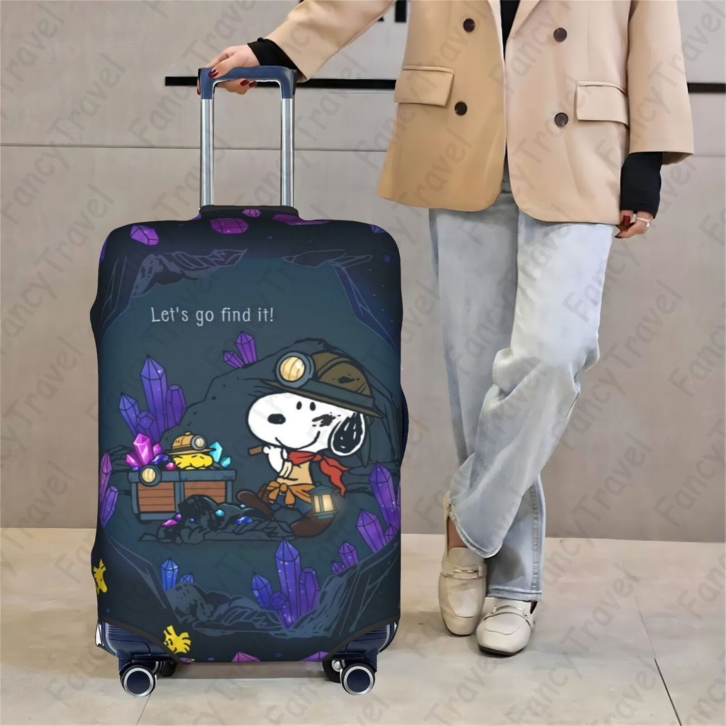 Fancytravel Snoopy ผ้าคลุมกระเป๋าเดินทาง กระเป๋าเดินทาง ผ้ายึดได้เยอะ กันฝุ่น กันรอย สวมใส่ได้ ข้น 18/20/22/24/26/28/32นิ้ว