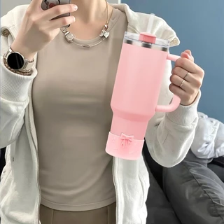 Sugaw 3D Bow Tumbler ซิลิโคน Boot, สวยและทันสมัย Anti-Drop Shock Absorbing อุปกรณ์เสริมขวดน้ํา, บูตขวดน้ําเข้ากันได้กับ Stanley Tumbler