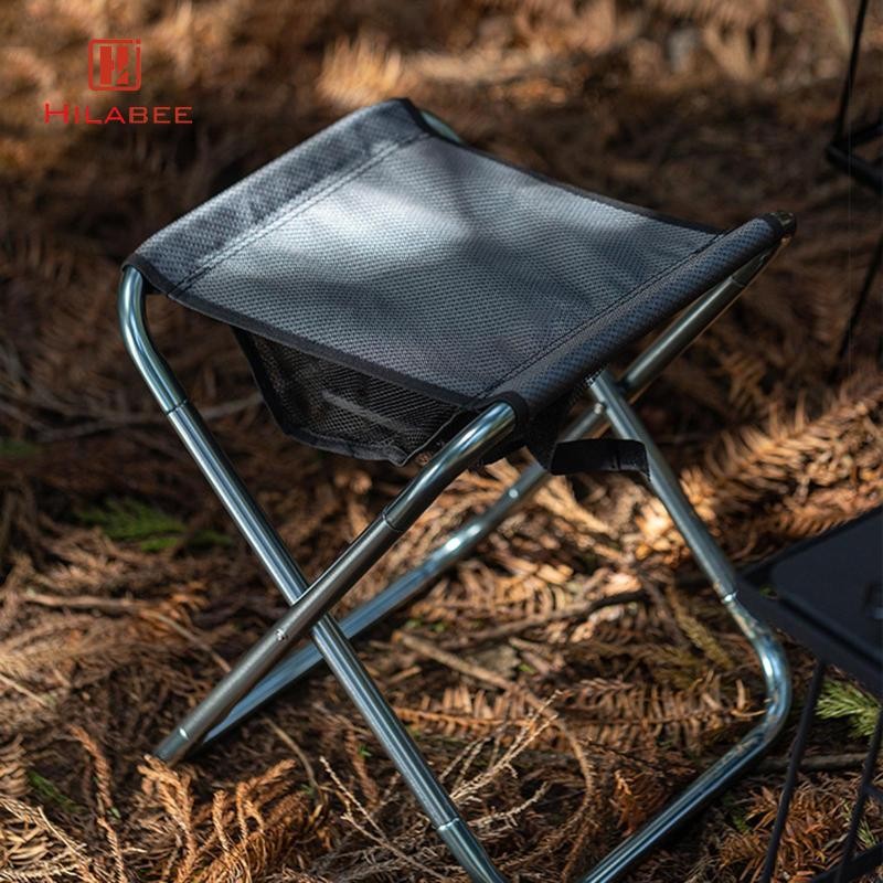 Hilabee พับ Camping สตูล Camp Seating สตูลกรอบอลูมิเนียมพกพากระเป๋าตกปลาที่นั่งสําหรับ Gardening บาร์บีคิว Sketching