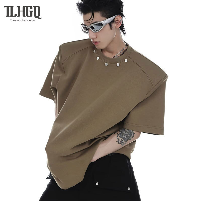 เสื้อยืดแขนสั้น พิมพ์ลายโลหะ สไตล์อเมริกันย้อนยุค น้ําหนักเบา สําหรับผู้ชาย