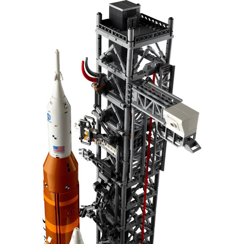 Lego 10341 NASA Artemis Space Launch System สินค้าพร้อมส่ง ของแท้ 100% กล่องสวยค่ะ พร้อมส่ง - รูปที่ 3
