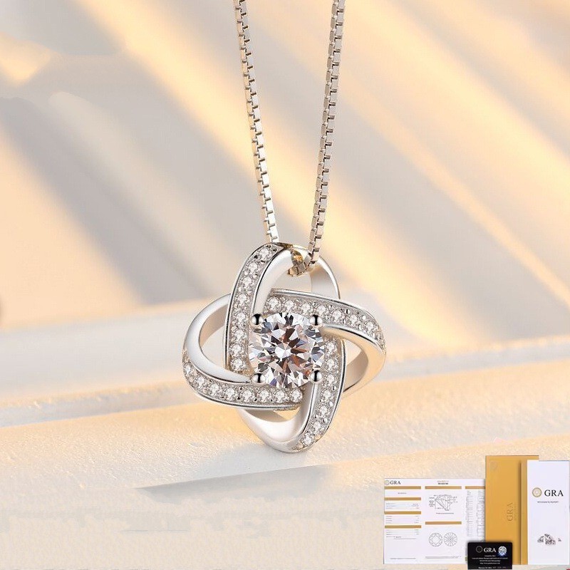 [ใบรับรอง GRA ฟรี] Eternal Star Inlaid Moissanite Fashion Short Clavicle Chain