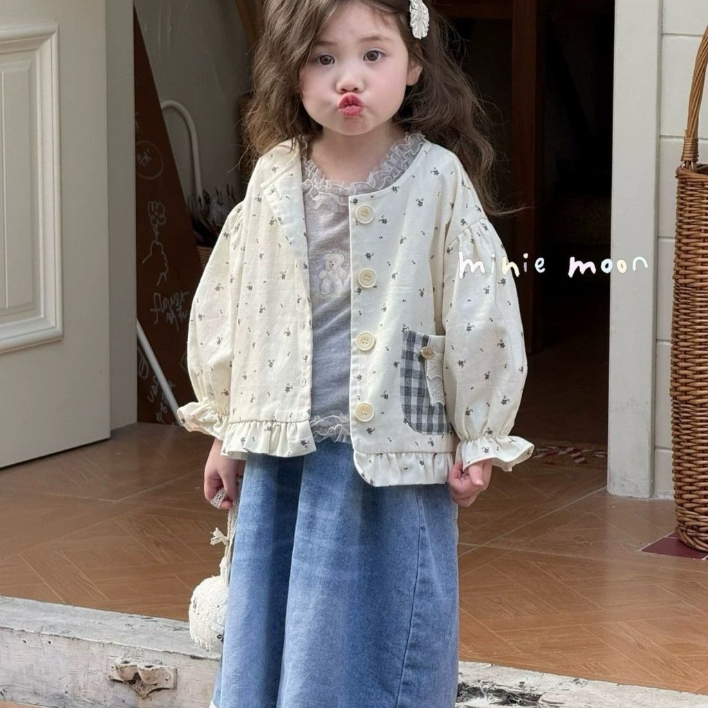 เด็กเด็กเสื้อผ้าสาวแจ็คเก็ต2025ฤดูใบไม้ผลิสไตล์ใหม่สาวเด็กเวอร์ชั่นเกาหลีผ้าฝ้ายดอกไม้หวานลายสก๊อตกระเป๋าแฟชั่น
