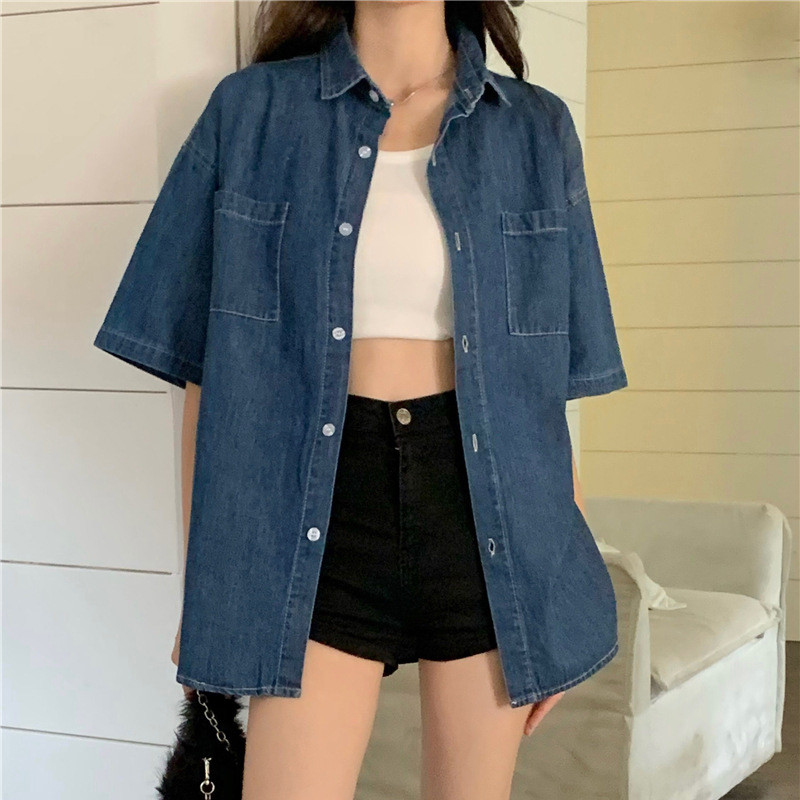 🔥【เตรียมส่ง】🔥เสื้อกระดุมแถวเดียวทรงหลวม เสื้อลำลองผู้หญิงดีไซน์บาง เสื้อเชิ้ตยีนส์แขนสั้น - รูปที่ 4