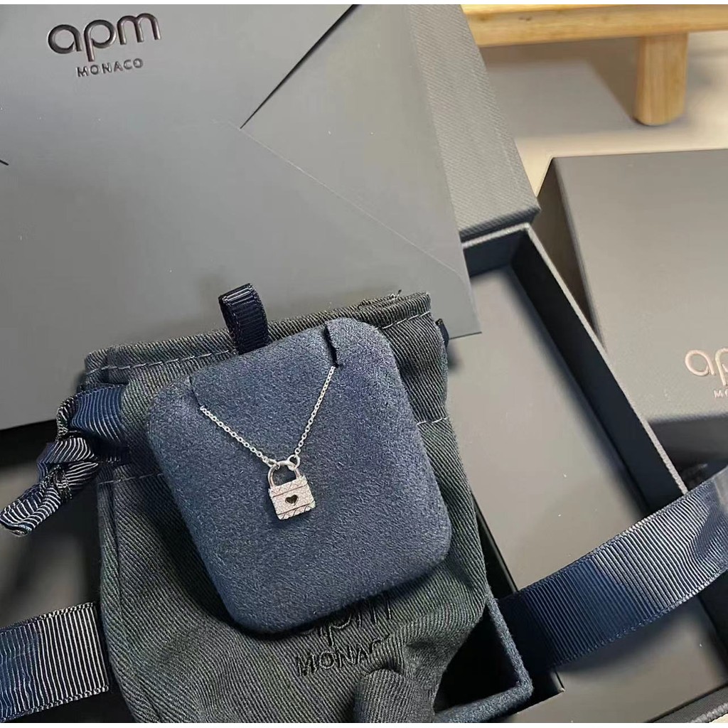 APM MONACO มินิฝังหินจี้ล็อคสร้อยคอเพชรเต็มเพทาย 925 เงินฟรีของขวัญวันเกิด