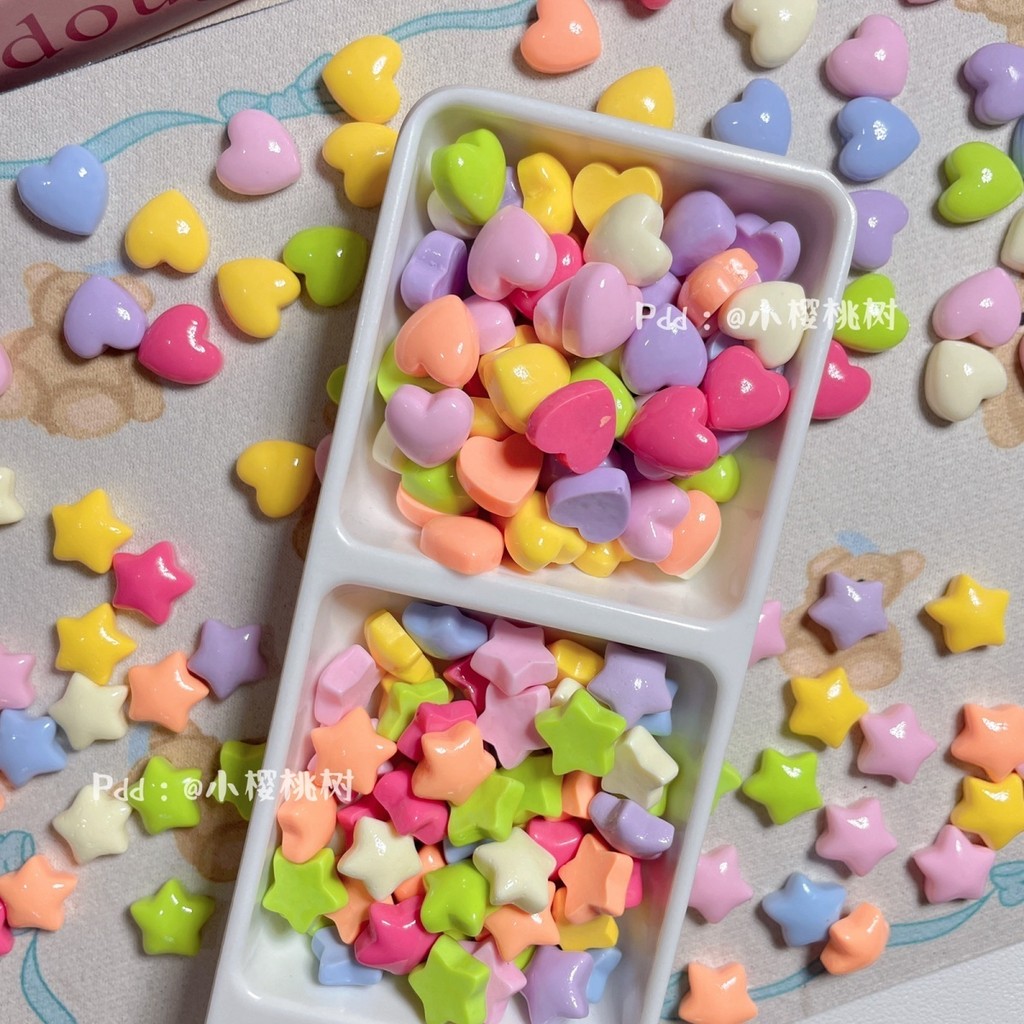 100 ชิ้นในสต็อก สีลูกกวาด กลอส DIY กาวครีม อุปกรณ์เรซิน แพทช์รูปหัวใจ รูปดาวห้าแฉก วัสดุตกแต่งคลิปผม ใช้งานได้หลากหลาย