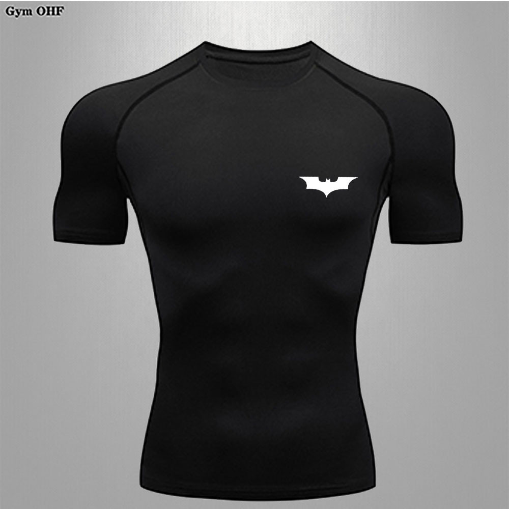 Batman T เสื ้ อผู ้ ชายการบีบอัดกีฬาเสื ้ อยืดแขนสั ้ นผู ้ ชาย Rashgard เสื ้ อยิมวิ ่ งเสื ้ อผ ้ าแน ่ น