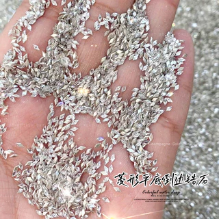 เครื่องประดับเล็บเพทายทรงสี่เหลี่ยมขนมเปียกปูนขนาดเล็ก 50 ชิ้น, เครื่องประดับเพชรเทียมขนาดเล็กฐานแบน