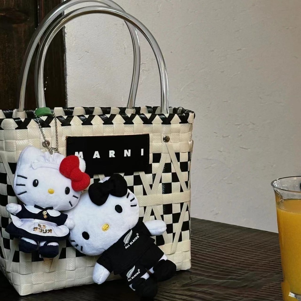 จี้คิตตี้กินชาแม่บ้าน สวัสดี คิตตี้ จี้นักเรียนกระเป๋านักเรียนตกแต่งตุ๊กตาน่ารัก