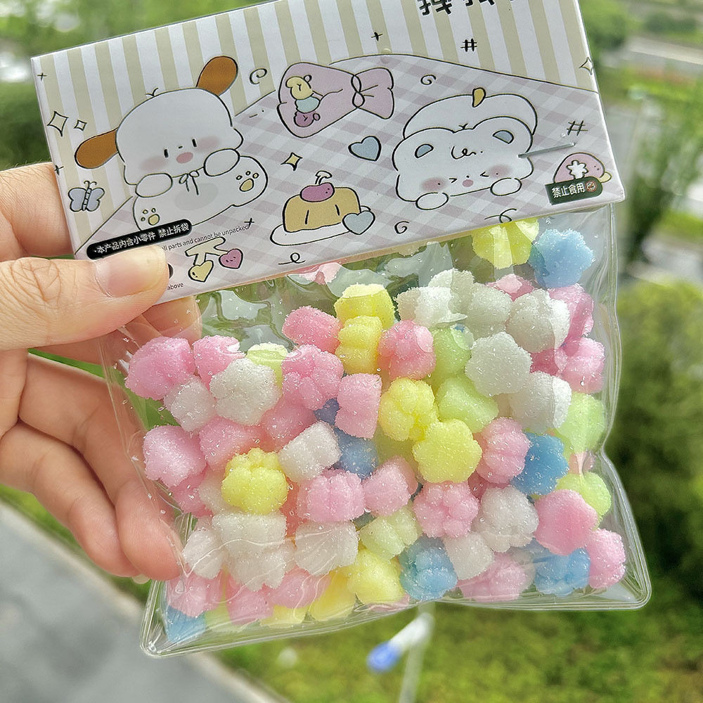ของเล่นบีบสกุชชี่ สกุชชี่บีบ vidio สำหรับคลายความเครียด ของเล่นบีบช็อค บีบคลายเครียด สมุดแดงชิ้นเล็ก ๆ น้อย ๆ.