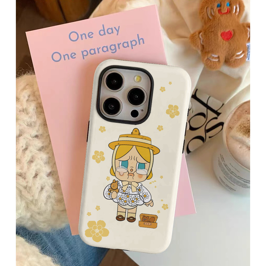 Crybaby พร ้ อมดอกไม ้ เคสโทรศัพท ์ สําหรับ iPhone15ProMax 14Pro 13 XSMAX 8PLUS 2层 tpu and pc glossy case