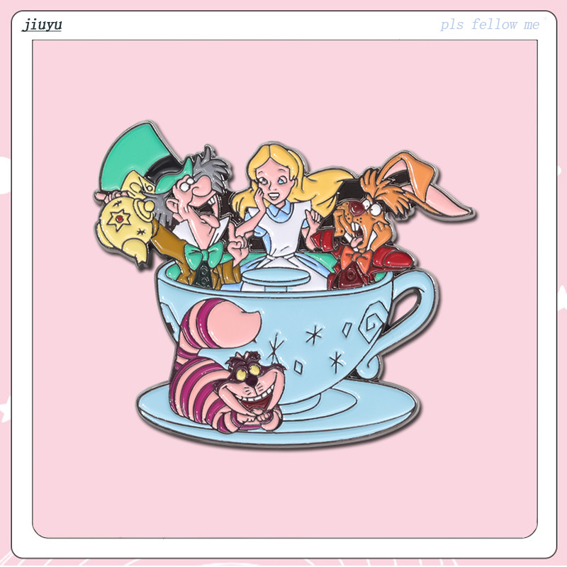 Alice in Wonderland Pin เข็มกลัดการ์ตูนอะนิเมะบทบาท Hard Pins เข็มกลัดป้ายเครื่องประดับ Pin