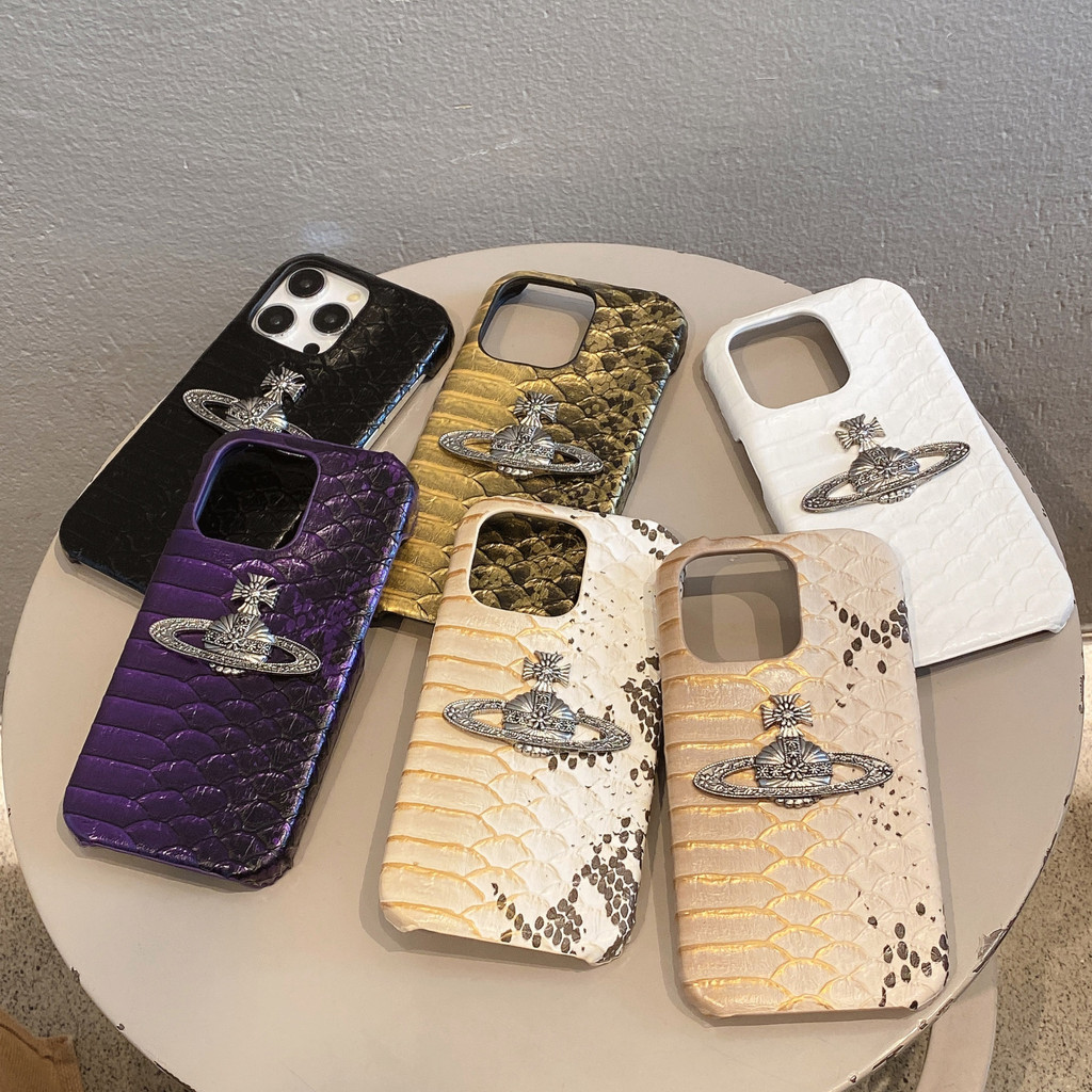 Vivienne Westwood หรูหราหนังจระเข้ vintage เคสโทรศัพท์สําหรับ iphone 16 15 14 13 12 11 Pro Max XsMax XR X Xs 14 PLUS 15 PLUS ปกหลัง fall-proof เคสโทรศัพท์