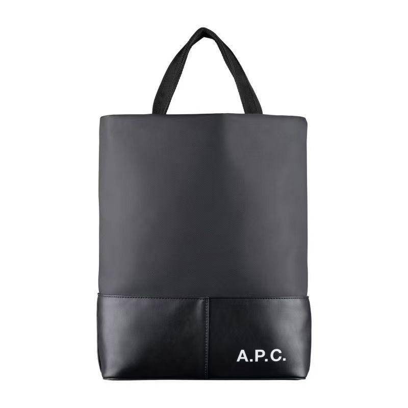 Apc โลโก้พิมพ์ไนลอน panelling กระเป๋าสะพายไหล่