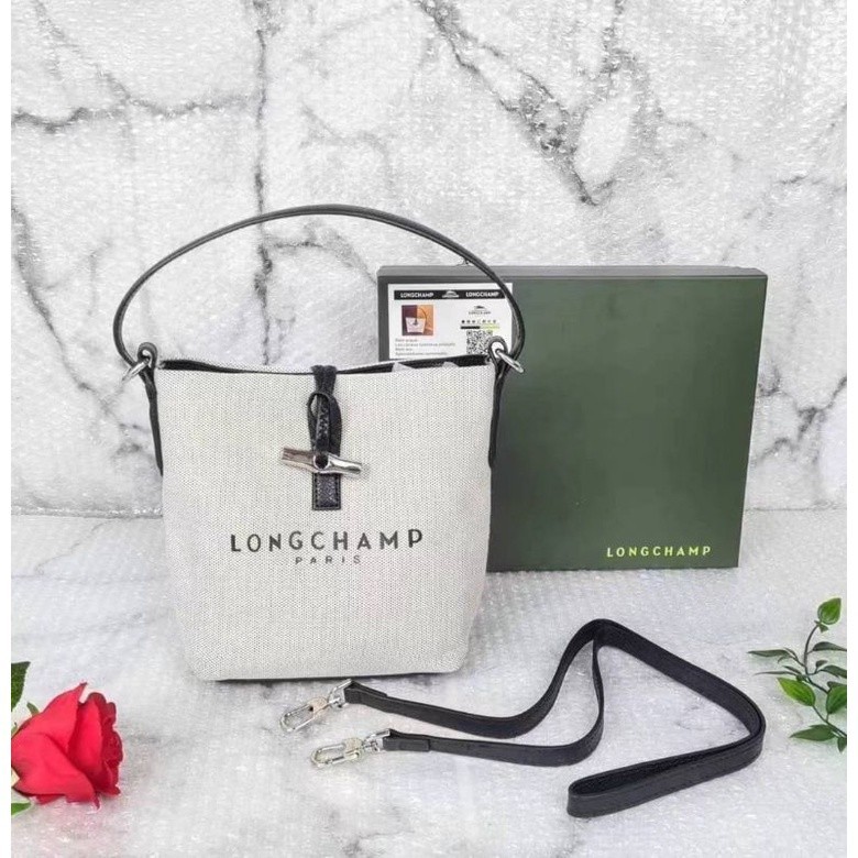 พร้อมส่ง กระเป๋าสะพาย กระเป๋าสะพายผู้หญิง มีกล่องสีดำ