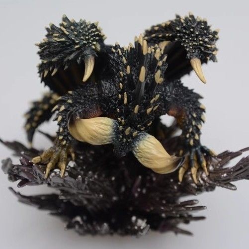 Monster hunter: World CFB Nergigante MHW 1/85 Game figure Desktop ornaments