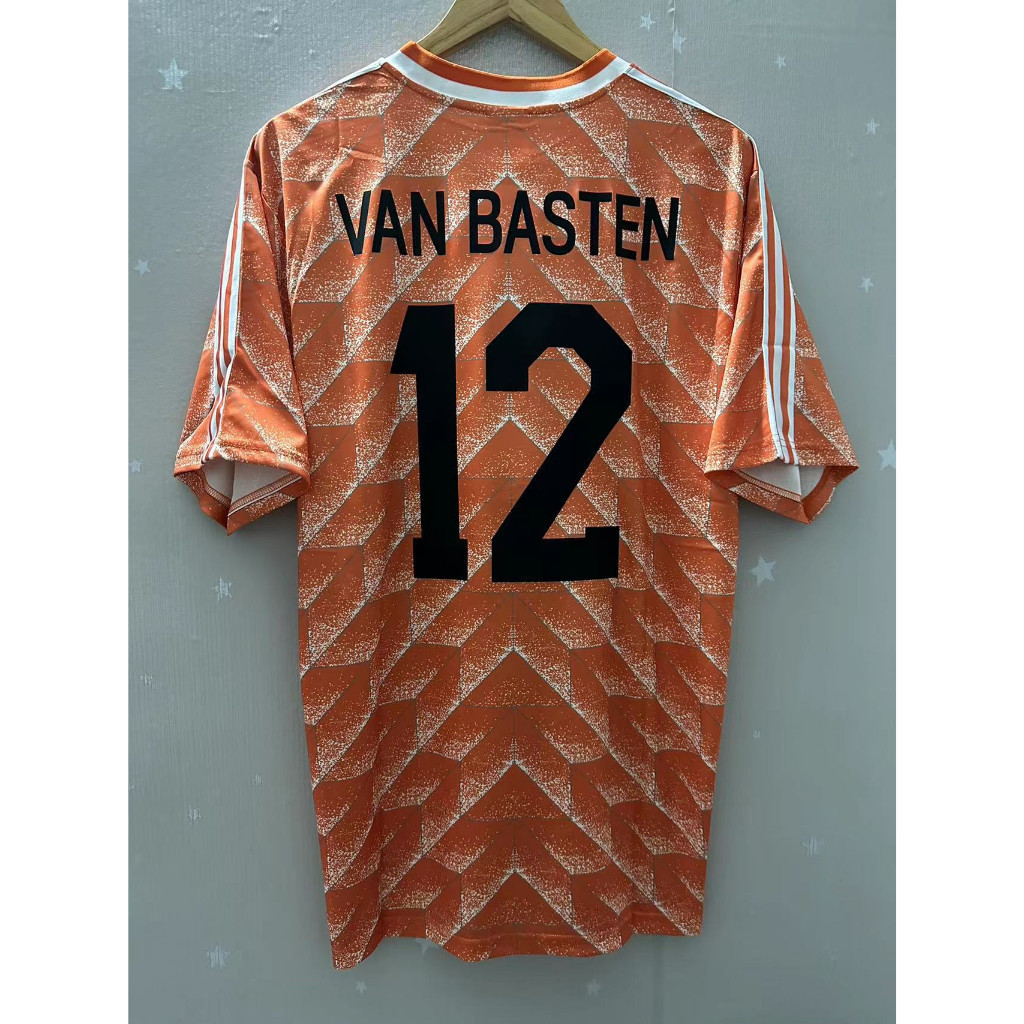 เสื้อยืดฟุตบอล Retro ทีมชาติเนเธอร์แลนด์ปี 1988 แบบ Home Jersey ของ VAN BASTEN และ GULLIT