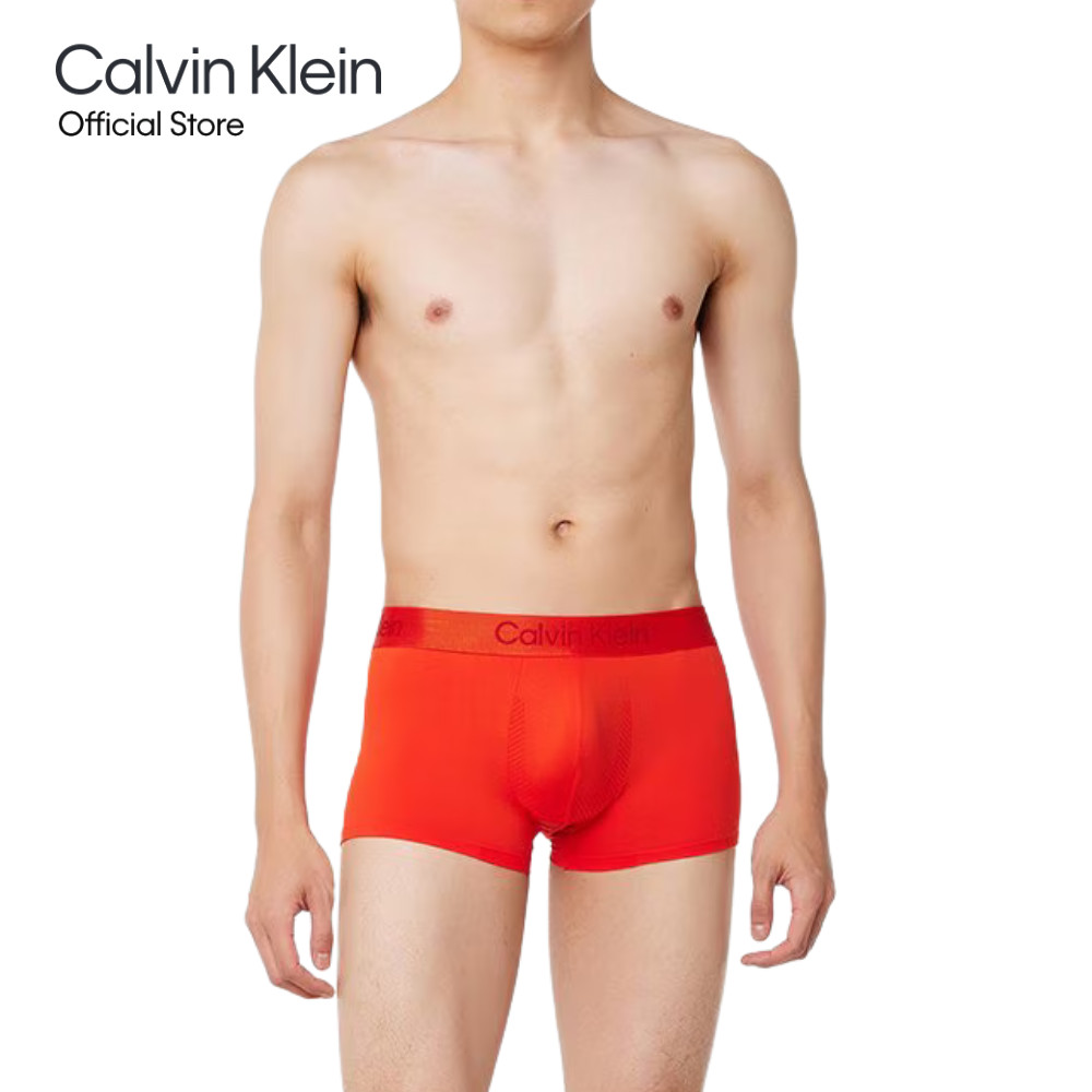 CALVIN KLEIN กางเกงในผู้ชาย Microfiber Tech ทรง Low Rise Trunk รุ่น NB4200 VO3 - สีแดง