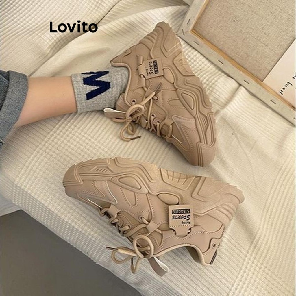 Lovito ลําลองธรรมดาเวอร์ชั่นเกาหลีอเนกประสงค์พื้นหนาเพิ่มความสูงรองเท้าผ้าใบระบายอากาศที่สะดวกสบายสําหรับผู้หญิง  LFA62230