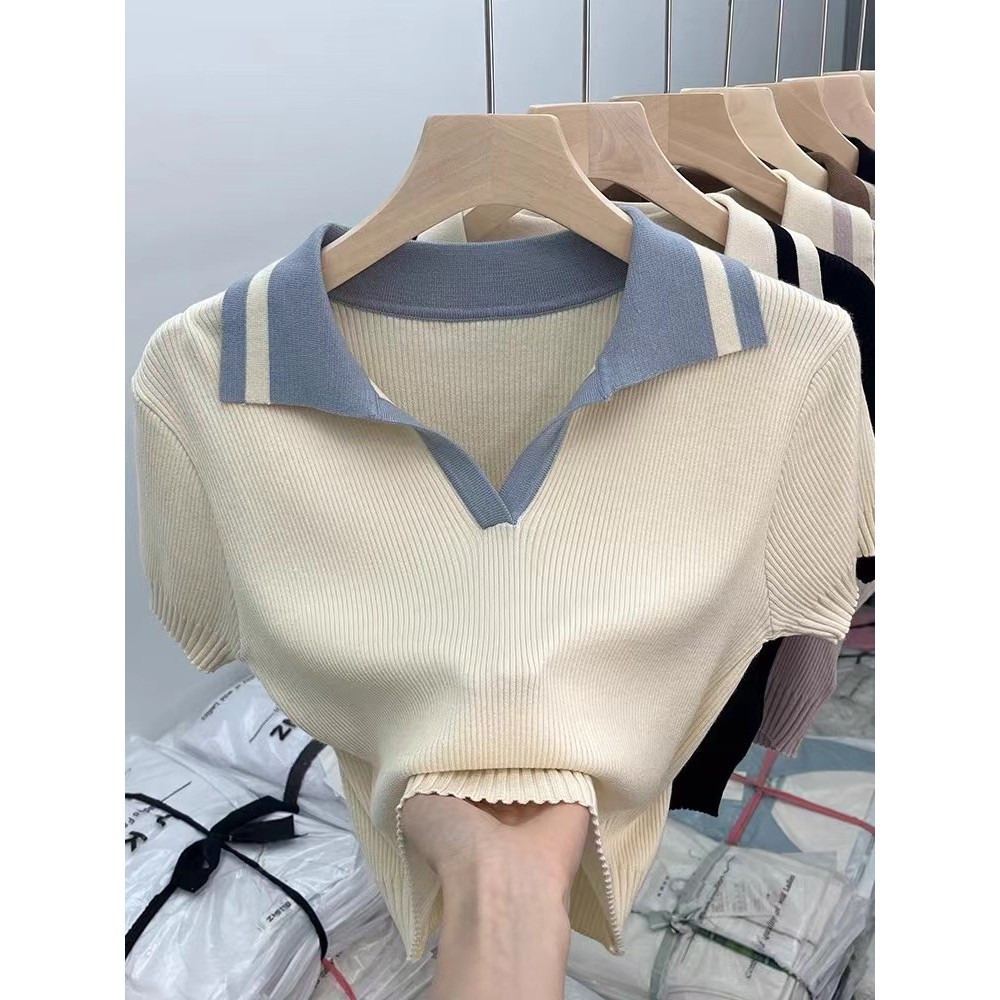 ท็อปสั้นแขนสั้นผู้หญิงสไตล์ฝรั่งเศสฤดูร้อนที่มีเอกลักษณ์และสวยงาม คอโปโลสีบล็อก ผ้าไหมน้ำแข็งถัก FVK