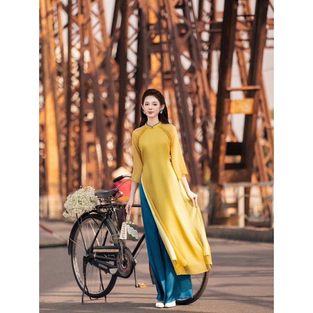 Modern ao dai แขน 4 ตัว และคอปก 3 นิ้ว AD240