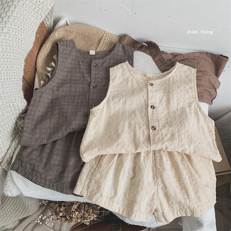 ชุดเสื้อกั๊กและกางเกงขาสั้นแขนกุดลายตารางสำหรับเด็กผ้าฝ้ายแท้ใหม่สำหรับฤดูร้อน ชุดสองชิ้นสำหรับเด็กชายและเด็กหญิง