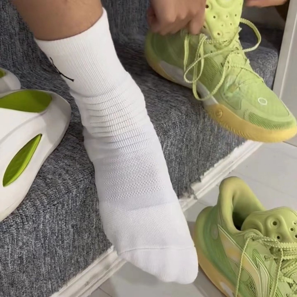 AJถุงเท้ากีฬาบาสเก็ตบอลข้อยาวและสีขาวแบบมืออาชีพสาหรับผู้ชาย