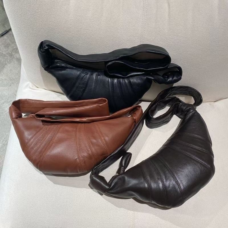 Lemaire Croissant Bag Sheepskin Niche Texture Croissant Bag Fashion Leather Underarm Dumpling Bag Diagonal Chest เอวกระเป ๋ า