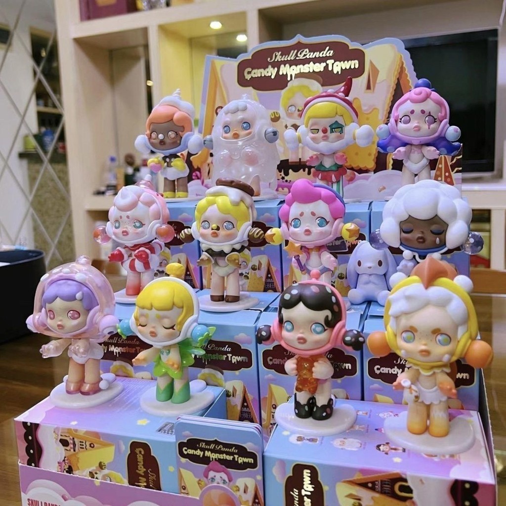 Popmart POPMART Candy Monster Town Series น่ารักอินเทรนด์สาวของขวัญรถเดสก์ท็อป Mystery กล่องตกแต่งตุ๊กตา Pop Mart ZVHW WTLL