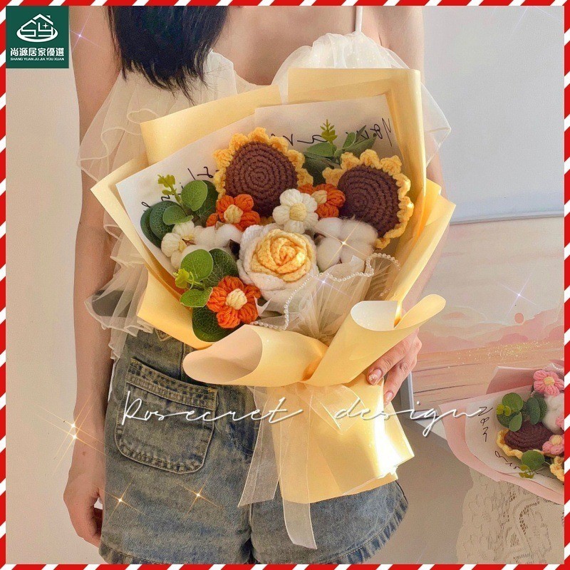 Handmade Knitted Bouquet Valentine's Mother's Day Gift Birthday Graduation Gift Rose Crochet Flower