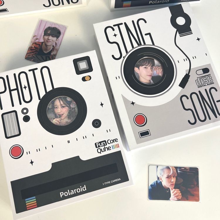 อัลบั้มการ์ดแม่เหล็ก A5 6 รู สี่ช่อง เก็บโพลารอยด์ โปสการ์ด เปลือกแข็ง