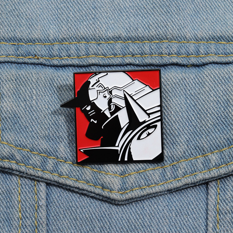 Alphonse Elric เข็มกลัดเคลือบอะนิเมะ Fullmetal Alchemist อุปกรณ์ต่อพ่วงป้ายโลหะ Creative กระเป๋าตกแต่ง Pins เครื่องประดับอุปกรณ์เสริมของขวัญ