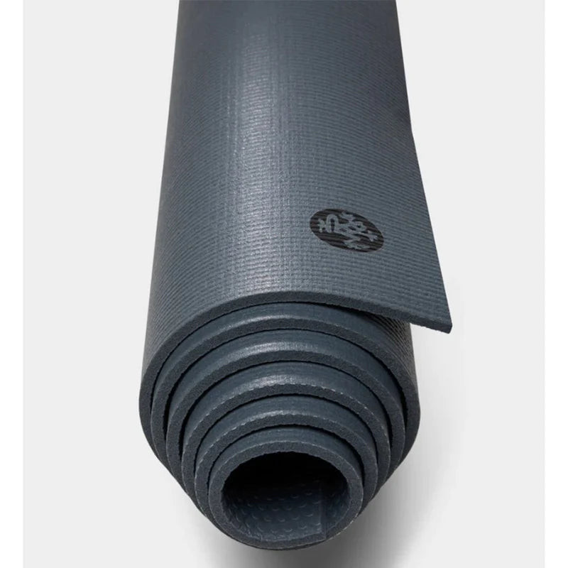 Manduka เสื่อโยคะ PRO® Yoga Mat 6mm - Black Thunder