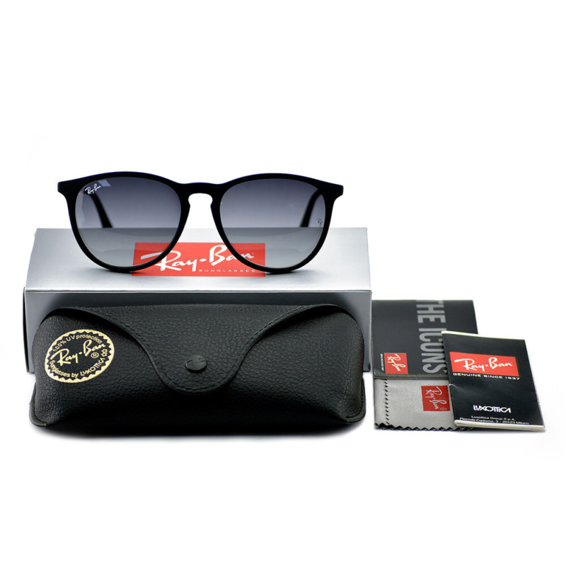 แว่นกันแดดผู้หญิง Ray-Ban RB4171 Erika Matte Black Frame เลนส์ไล่ระดับสีเทา 54mm