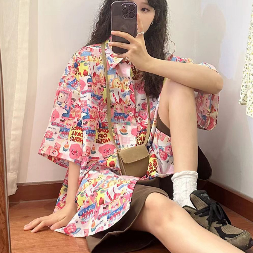 พร้อมส่งจากไทย 📢 HHB3010 เสื้อเชิ้ตแขนสั้น oversize สีสันสดใสลายการ์ตูนน่ารักๆ คอปกกระดุมหน้า แต่งกร
