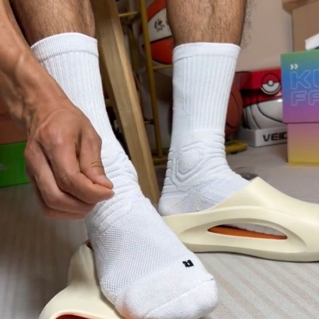 AJถุงเท้ากีฬาบาสเก็ตบอลข้อยาวและสีขาวแบบมืออาชีพสาหรับผู้ชาย