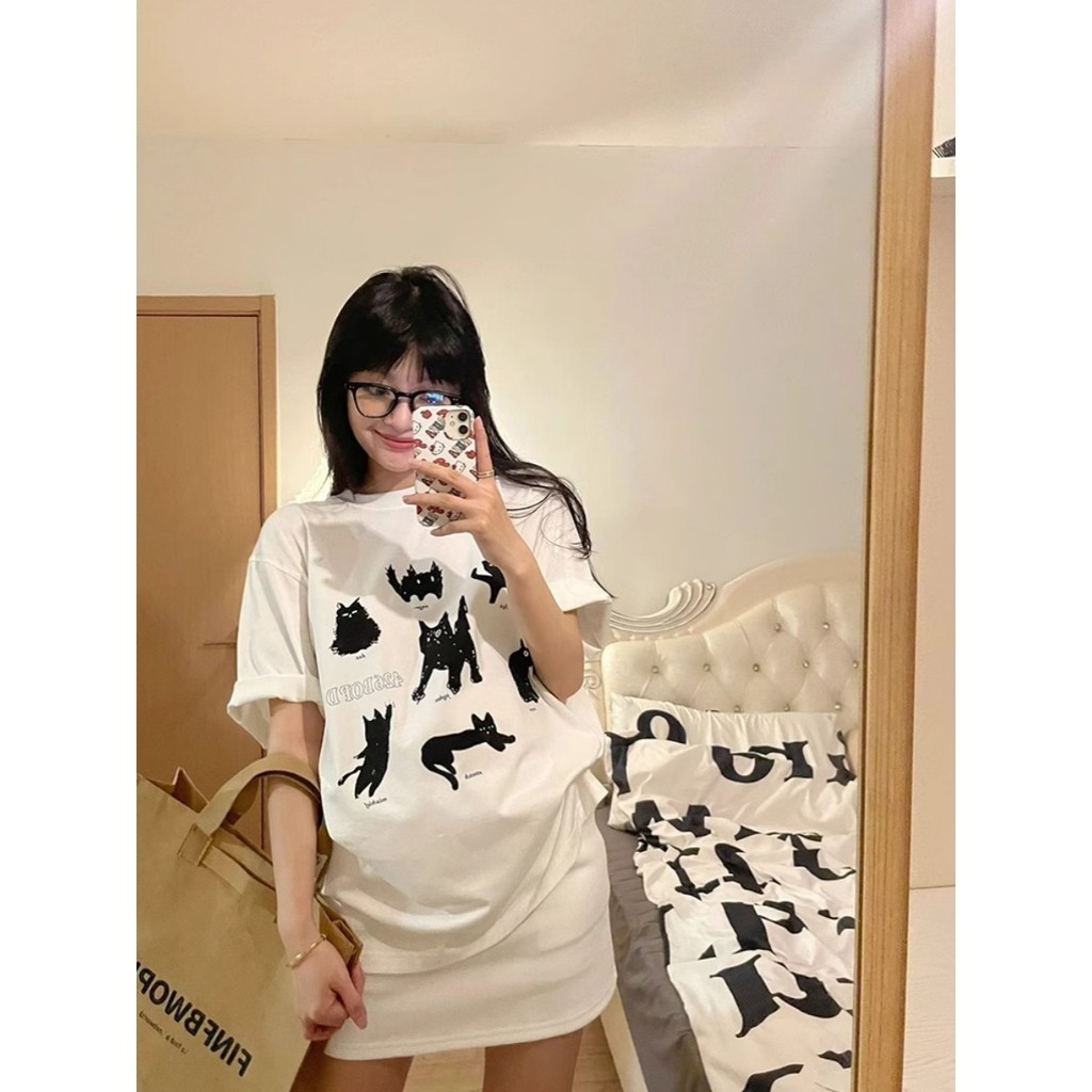 (กรุงเทพจัดส่งสินค้า)MAO Shop 2024 ต้นฤดูใบไม้ผลิฤดูร้อนใหม่ระเบิดแขนสั้นเสื้อยืดผู้หญิงผ้าฝ้ายอเมริกันหลวม ๆ เฉพาะกลุ่