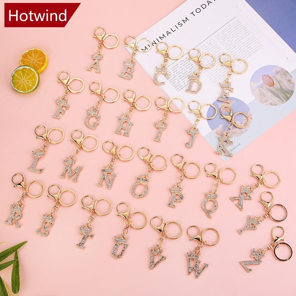 Hotwind พวงกุญแจคริสตัล รูปมงกุฎ 26 ตัวอักษร ชุบทอง ประดับพลอยเทียม DIY สําหรับผู้หญิง C3L4
