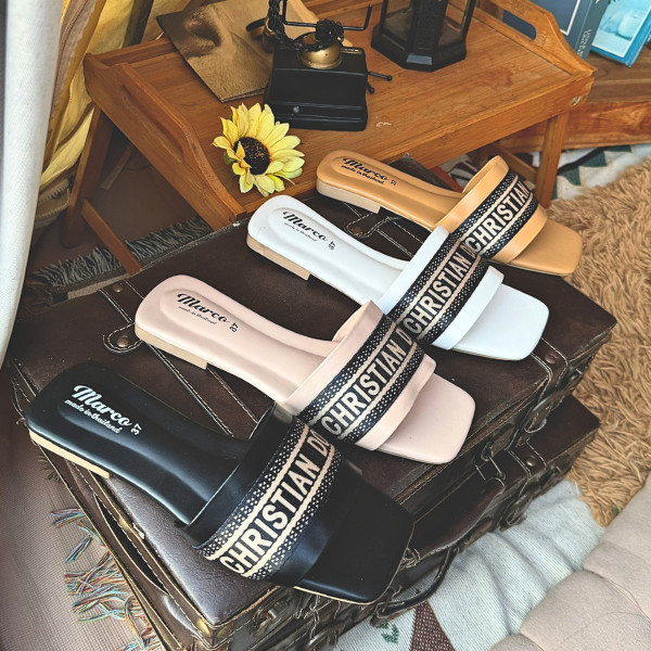 🌟New item🌟 รองเท้าแตะผู้หญิง แบรนด์ ᗰᗩᖇᑕO รุ่นT1078 รองเท้าแตะ แบบสวม ดีไซน์เก๋ ผลิตจากผ้าสังเคราะห์