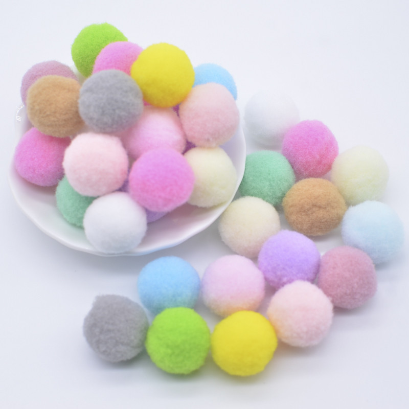 50 ชิ้น 20 มิลลิเมตรนุ่ม Pompons สีสัน Fluffy Plush Ball สําหรับกาวคลิปผม Headwear อุปกรณ์เสริมหัตถกรรม DIY งานแต่งงานตกแต่งบ้าน
