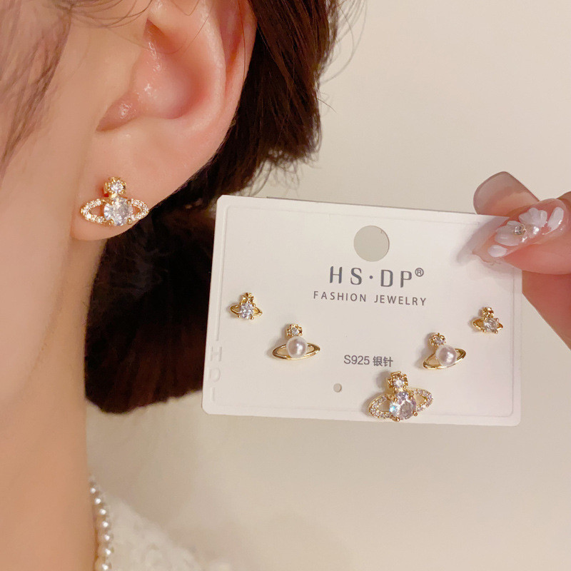 Zircon Saturn Pearl ชุดสามชิ ้ นประณีตแฟชั ่ นการออกแบบขนาดเล ็ ก Sense s925 ต ่ างหูเข ็ มเงิน
