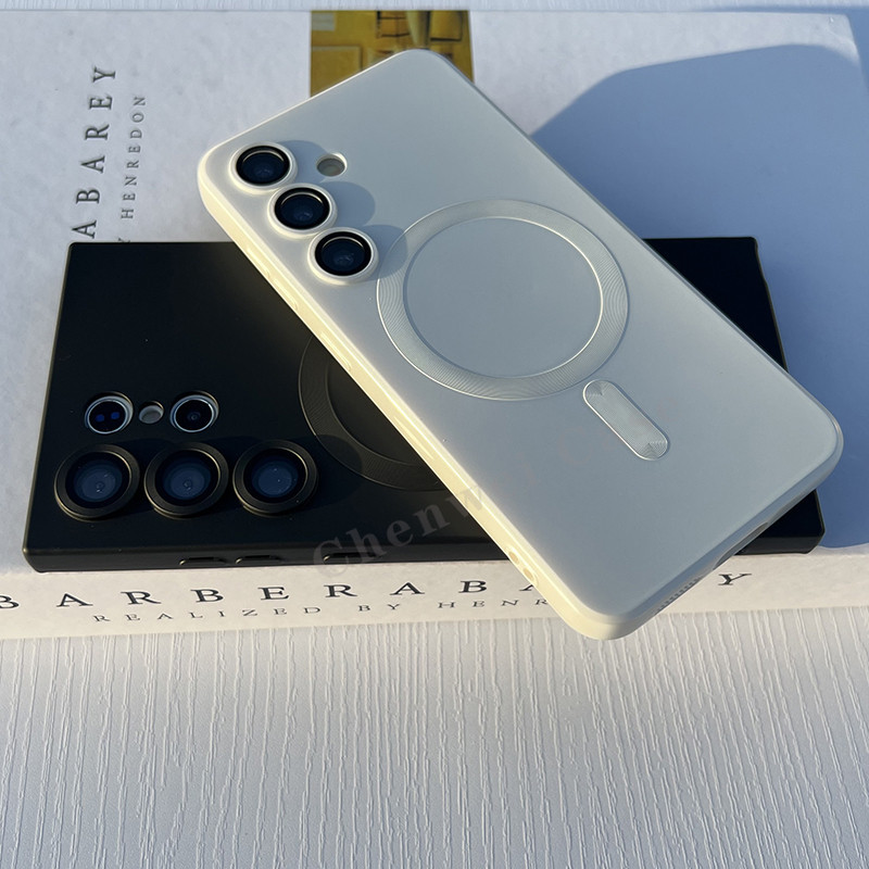 Magnetic Matte Case TPU Soft Case พร้อมตัวป้องกันเลนส์สําหรับ Samsung S21 S21Plus S21Ultra S22 S22Plus S22Ultra S23 S23Plus S23Ultra S24 S24Plus S24Ultra สีดําสีขาว