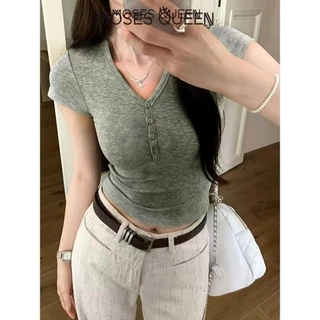 MOESSQUEEN American Retro Design เสื้อยืดแขนสั้นคอวีหญิงสาวร้อน Slim Fit Top #62850