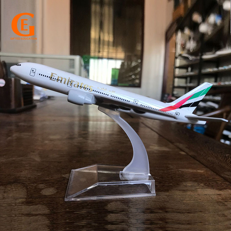 Emirates Airlines Boeing 777 เครื่องบิน B777 เครื่องบิน Diecast โลหะแข็งการบินของเล่น