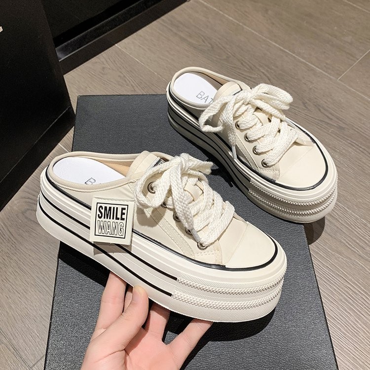 รองเท้าผ้าใบแพลตฟอร์ม ทันสมัยสำหรับฤดูร้อน ดีไซน์สวมแบบไม่มีส้น สวมใส่สบายและสะดวก