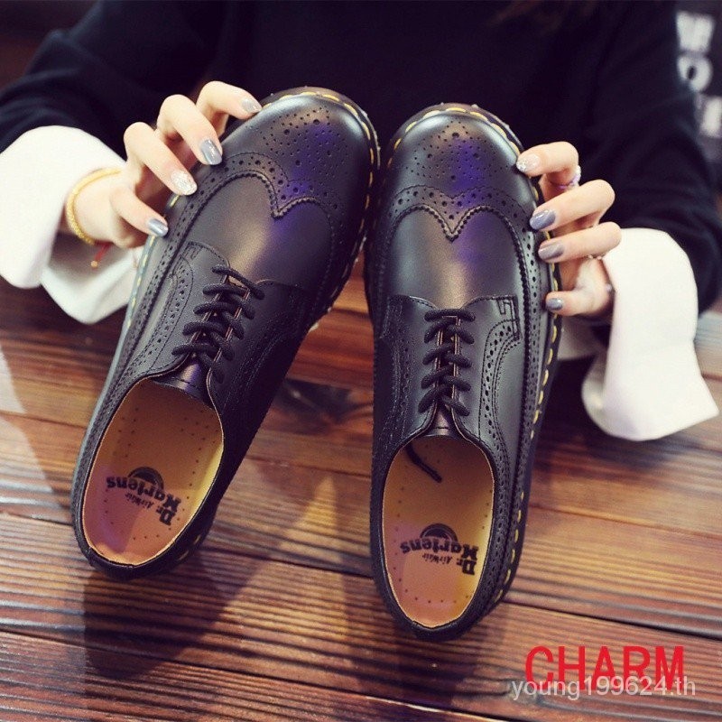 คุณภาพสูง 100%  dr.martens ไซส์ 35-46 รองเท้าบู๊ทส์มาร์ตินหนังวัวหัวกลม 5 รูสไตล์คลาสสิกสําหรับผู้ชายและผู้หญิง คิวเน็ต 8คุณ7