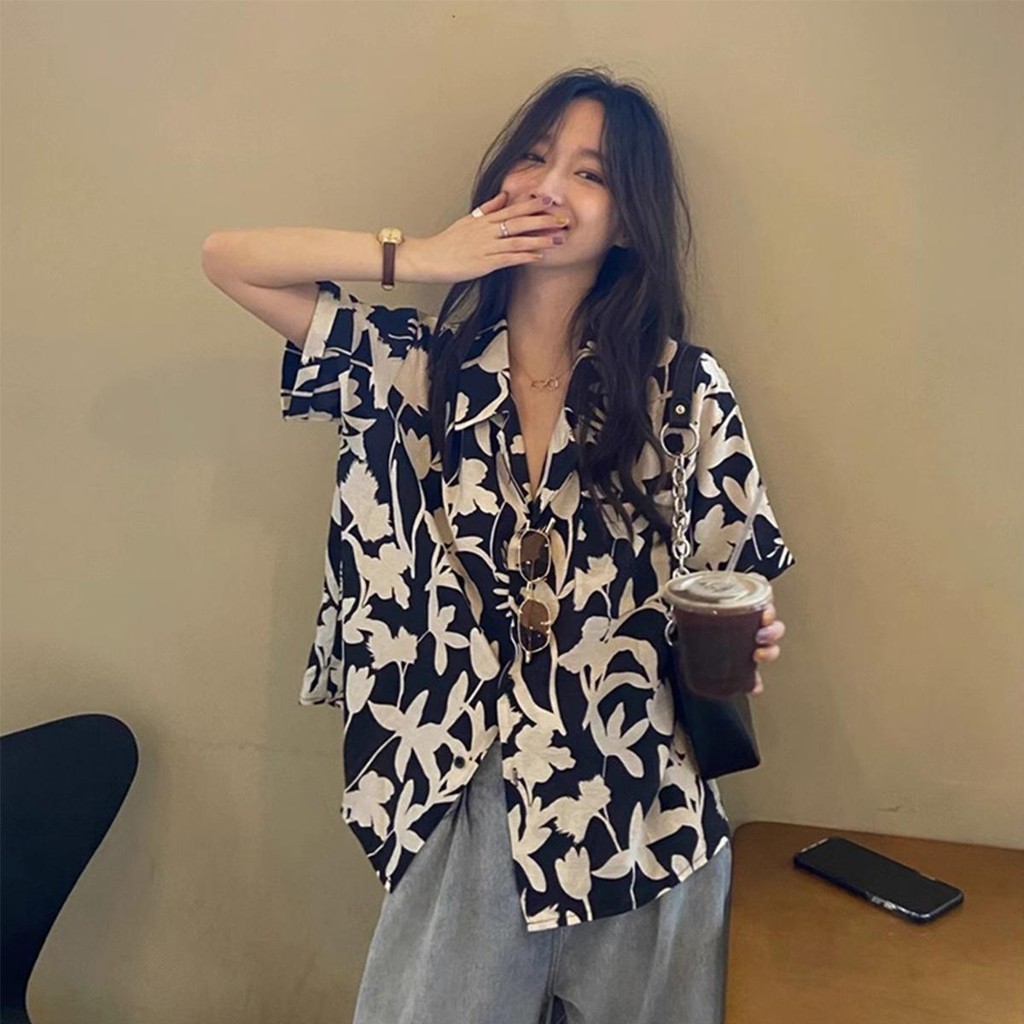 Lune_Graceเสื้อเชิ้ตแขนสั่นลายดอกไม้ ฮาวาย คอปกไซส์ใหญ่ทรงบอย ใส่ได้ทั้งชายและหญิง แนวเกาหลี รุ่นw313