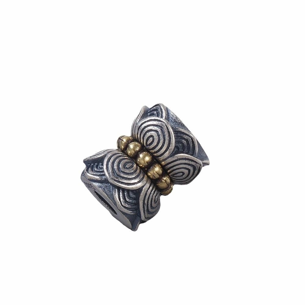 [คลังสินค้าพร้อม] ทําด้วยมือ S925 เงินสเตอร์ลิง Double-Headed Lotus Barrel ลูกปัด Spacer ลูกปัด DIY Wenwan พุทธลูกปัด 108 สร้อยข้อมือ Bodhi Top ลูกปัดอุปกรณ์เสริม ราคา ถูกที่สุด ดีลบีเคเค แกลเลอรีภาพที่ 5